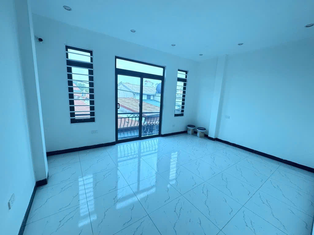 43m phú lãm hà đông _chỉ hơn 7 tỷ có  nhà đẹp thang máy vù vù _ ngõ oto đỗ cửa ngày đêm_ gần chợ