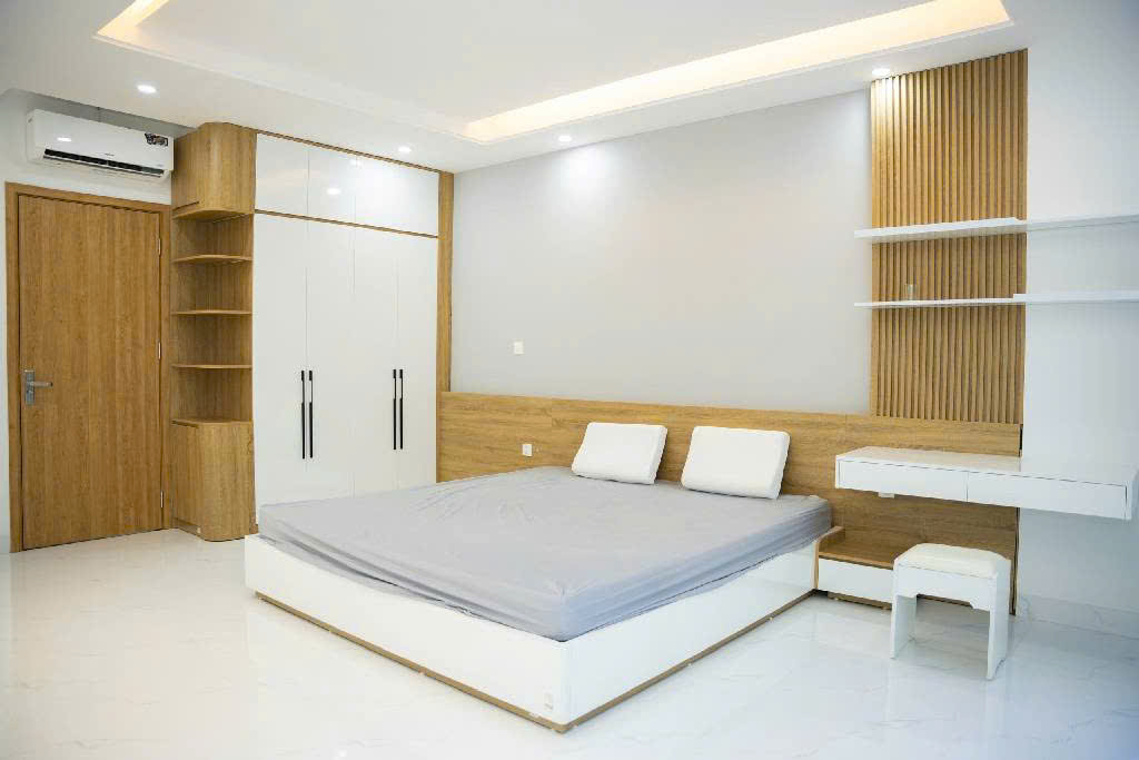 kiến hưng hà đông 40,5m _ 5 tầng thang máy _nội thất sịn _nhà view cực thoáng _ở sướng chỉ hơn 7Đ