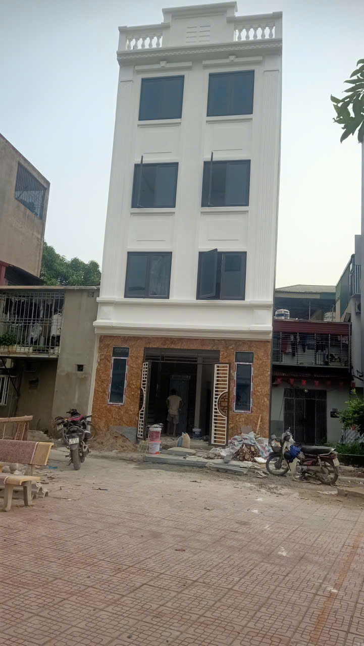 kiến hưng hà đông 40,5m _ 5 tầng thang máy _nội thất sịn _nhà view cực thoáng _ở sướng chỉ hơn 7Đ