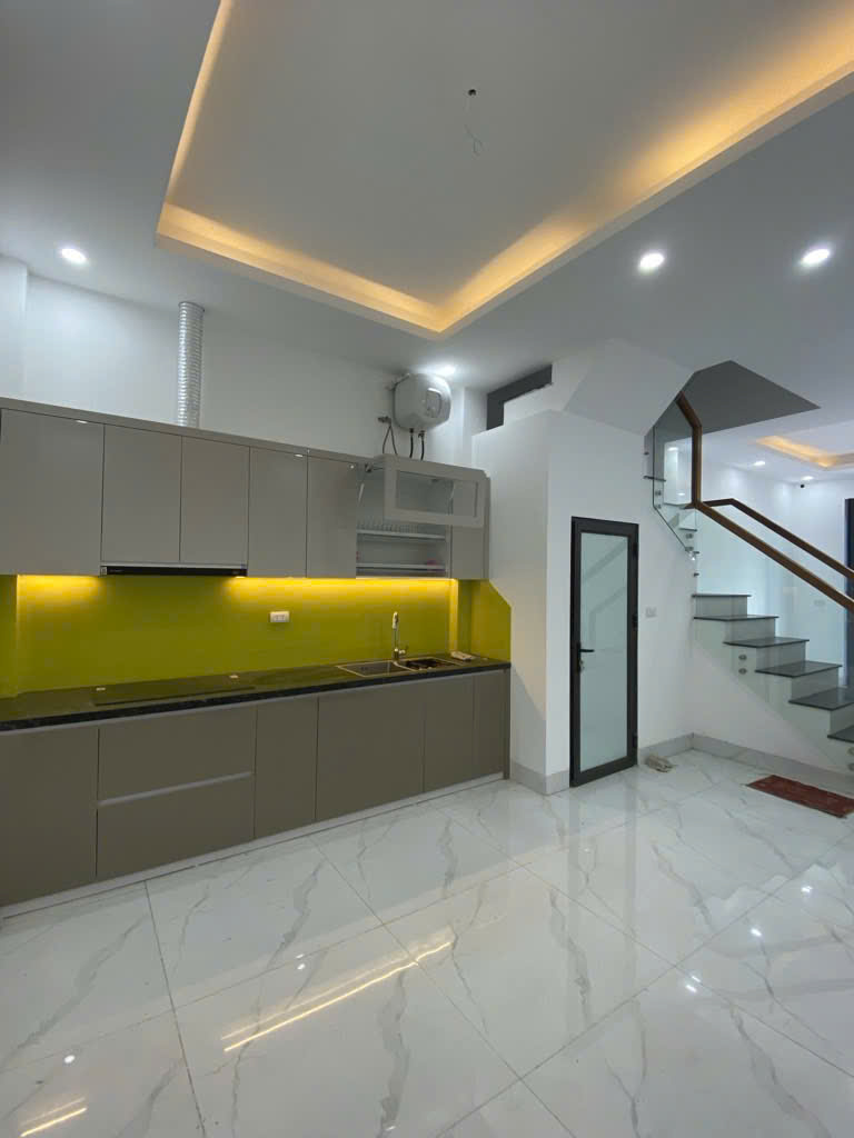 PHÚ LƯƠNG HĐÔNG _50M 5 TẦNG _VỊ TRÍ ĐẮC ĐỊA GẦN CÁC TRƯỜNG ĐẠI HỌC _ NHỈNH 6 TỶ SẴN Ở