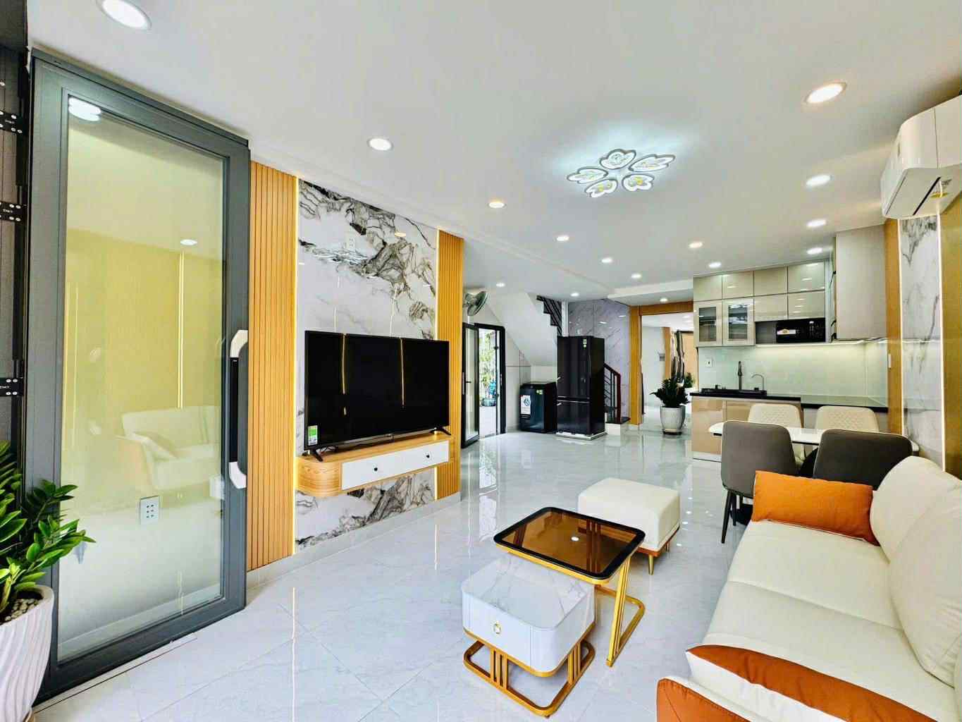 Bán nhà mặt tiền đường Duy Tân, quận Phú Nhuận, TP HCM bớt lộc 5.3 tỷ chốt lẹ tay rinh ngay nhà đẹp