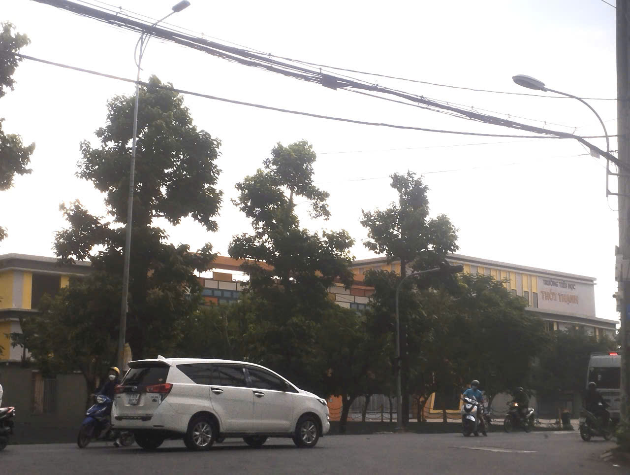 MS11-02- BÁN NHÀ NGAY CẦU RẠCH TRA- HXH- NHỈNH 3 TỶ