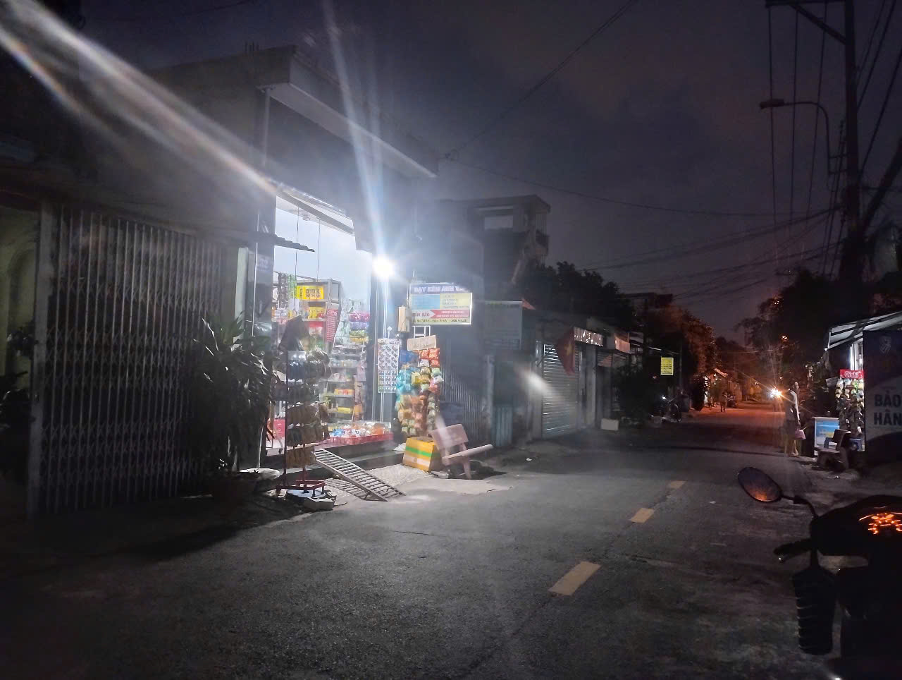 1402** NHÀ LẦU DT SIÊU KHỦNG- 135M2- NGAY NGÃ 3 ĐÔNG QUANG- NHỈNH 5 TỶ