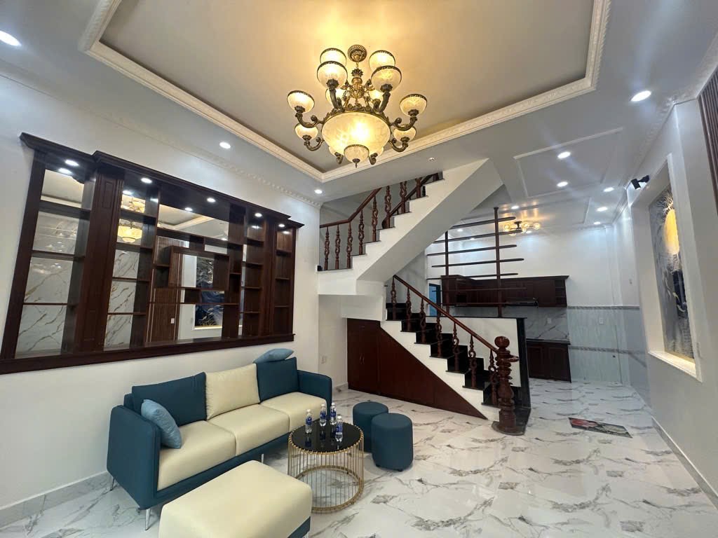 NHÀ ĐẸP NGUYỄN VĂN QUÁ GẦN CV PHẦN MỀM QUANG TRUNG- CHỈ 2T8. GẦN 65m2*2 Lầu - 4PHÒNG NGỦ , HẺM NỘI BỘ, SẠCH SẼ