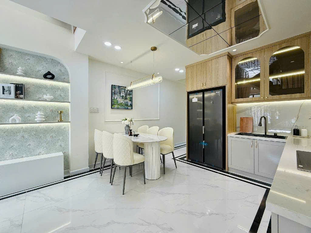 VỊ TRÍ SIÊU ĐẸP - 100m2---1 SẸC ĐƯỜNG NGUYỄN THỊ BÚP-  HẺM XE HƠI CHẠY VÒNG QUANH- NHỈNH 4T