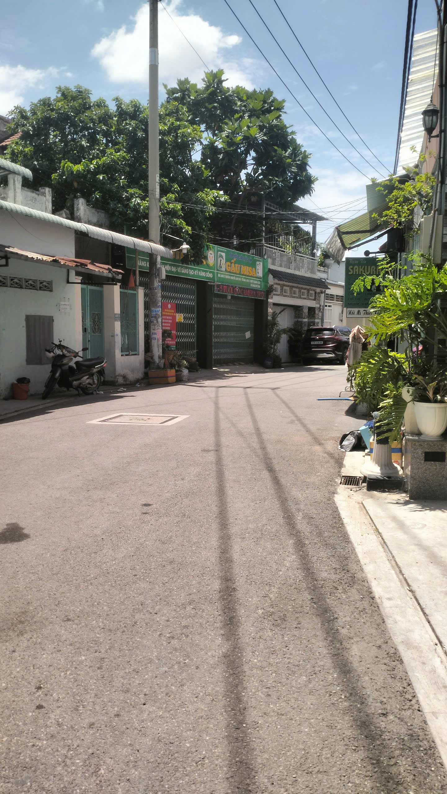 NHÀ DT lớn 98m2- XE HƠI CHẠY LÒNG VÒNG- NHỈNH 4T-- NGAY NGUYỄN THỊ BÚP--QUẬN 12