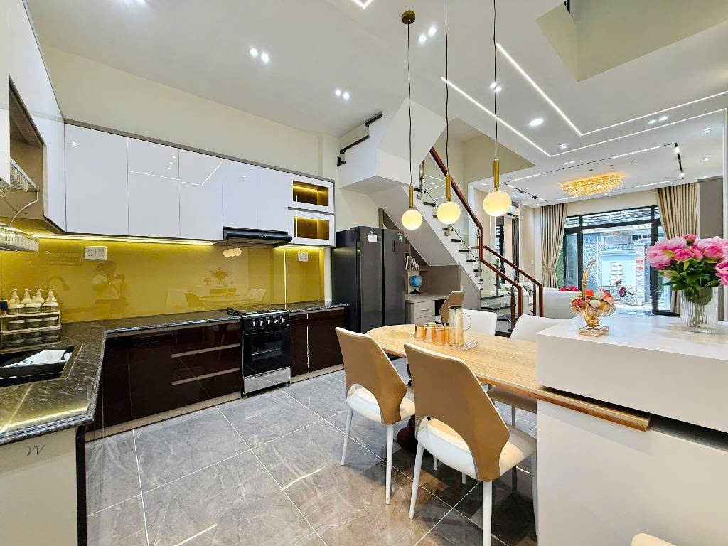 NHÀ HẺM XE HƠI THÔNG- NGANG BIGSIZE 9m- DT LỚN- NGAY NGUYỄN ẢNH THỦ- NHỈNH 4T