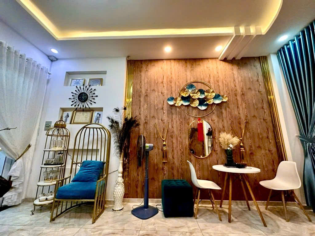 NHÀ DÀI GẦN 30m MIÊN MAN- DT LỚN- XE HƠI CHẠY THÔNG- NGAY HUỲNH THỊ HAI- NHỈNH 4Txxx