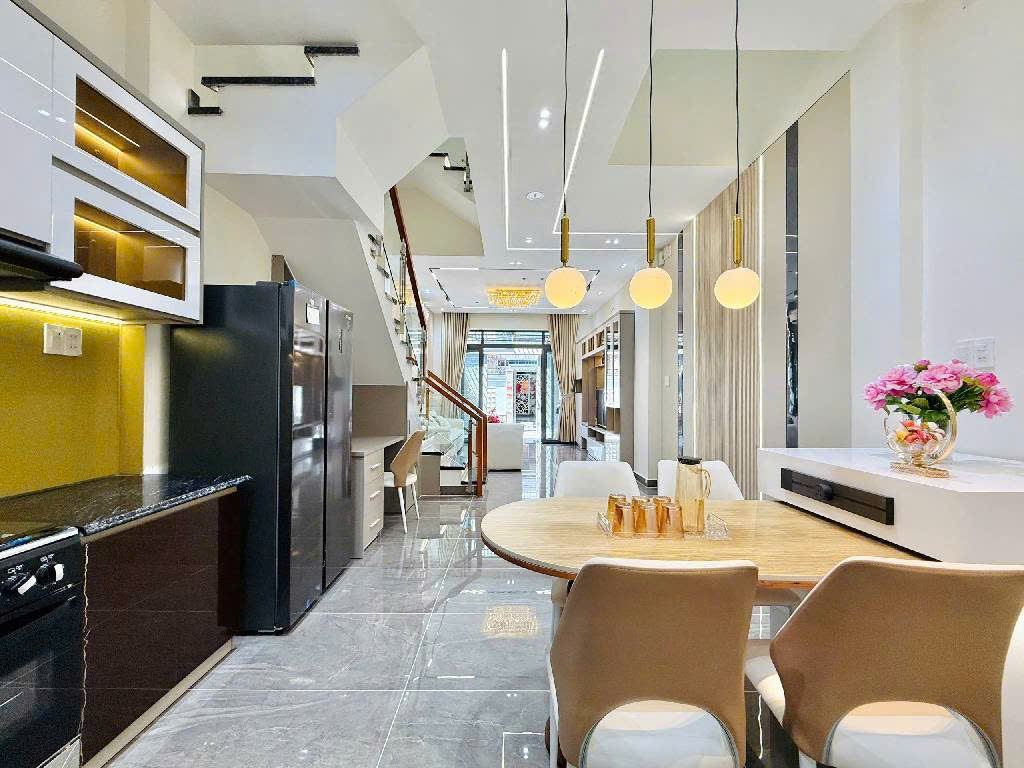 BÁN NHÀ GIÁ ĐẤT- 60m2 CHỈ 2.8x- SỔ HỒNG RIÊNG- HẺM XE HƠI- ĐỐI DIỆN TRẦN THỊ CỜ