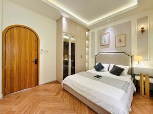 NHÀ CÒN MỚI -- 70m2--3PN- TRƯỚC ĐÂY CHO THUÊ LÀM LỚP HỌC- KHU VỰC METRO- NHỈNH 3T