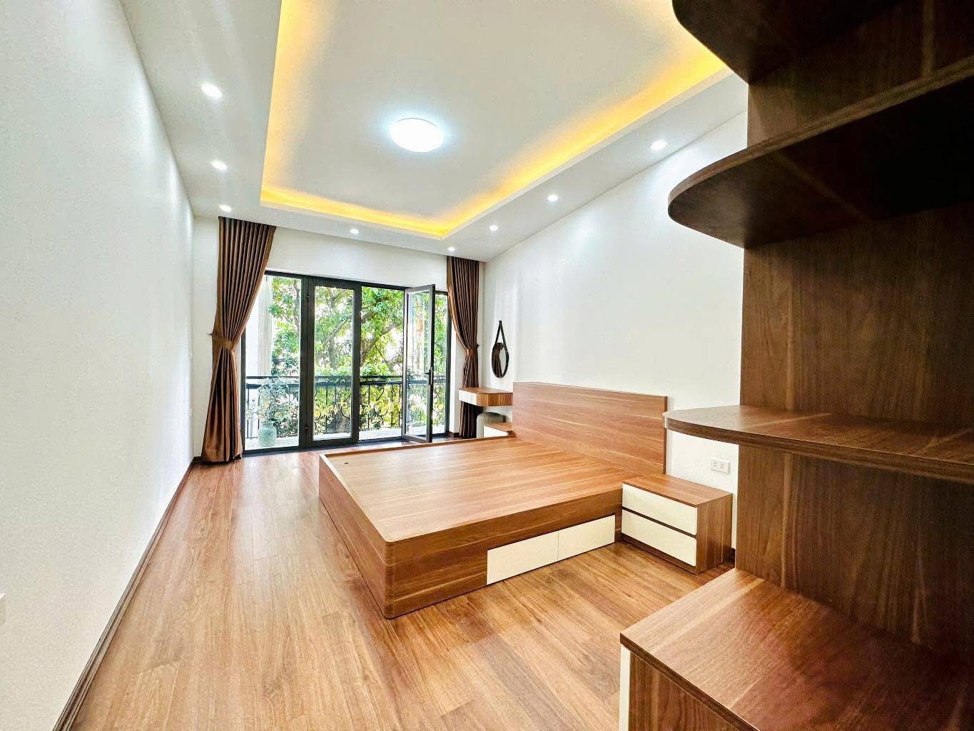 BÁN NHÀ CẦU GIẤY - NHÀ ĐẸP FULL NỘI THẤT, VÀO Ở NGAY