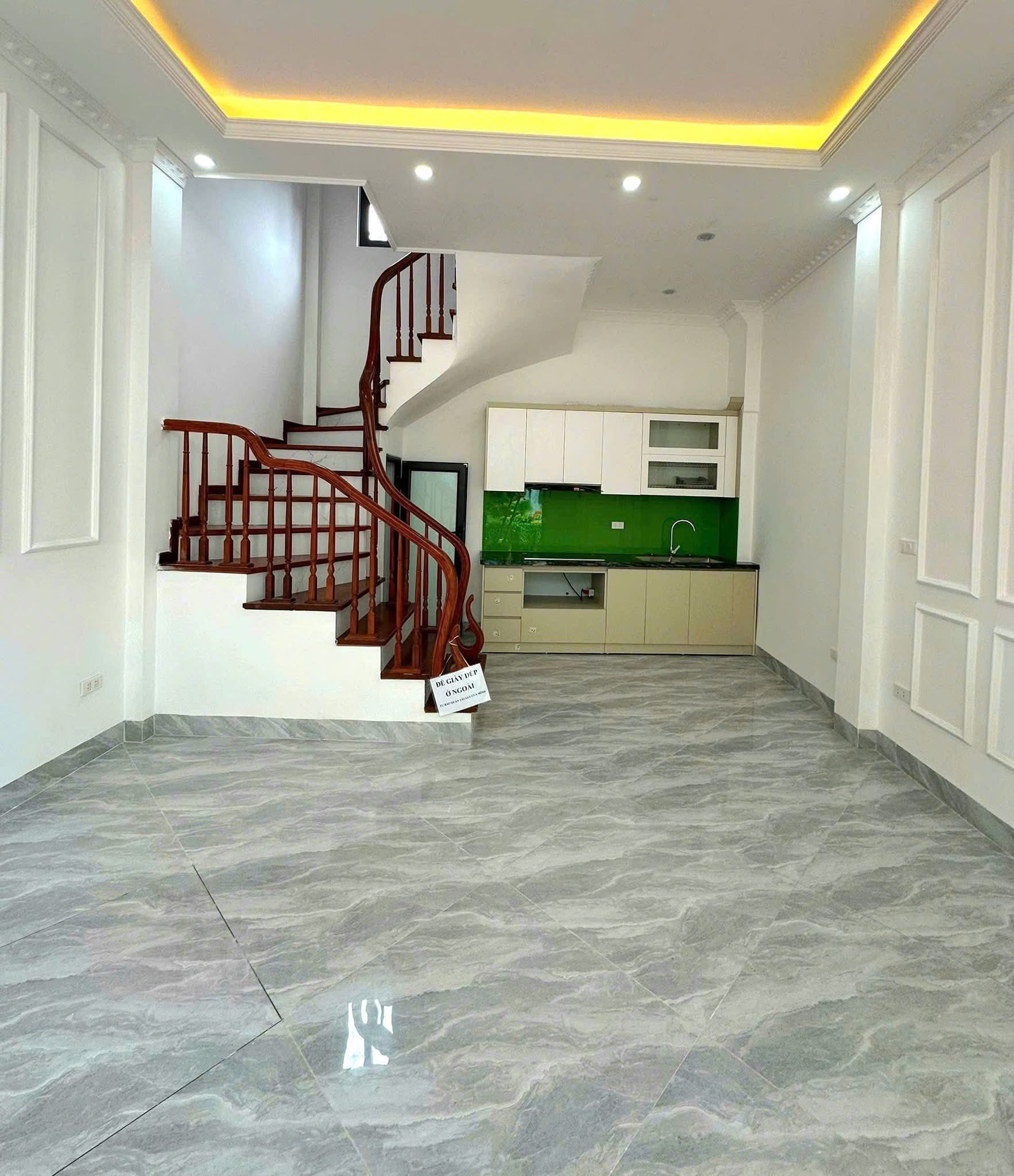 Bán nhà Lê Trọng Tấn Hà Đông 55m2 4 tầng nhỉnh 6 ty ngay vòng Xuyến Lê Trọng Tấn Tố Hữu có bãi gửi xe