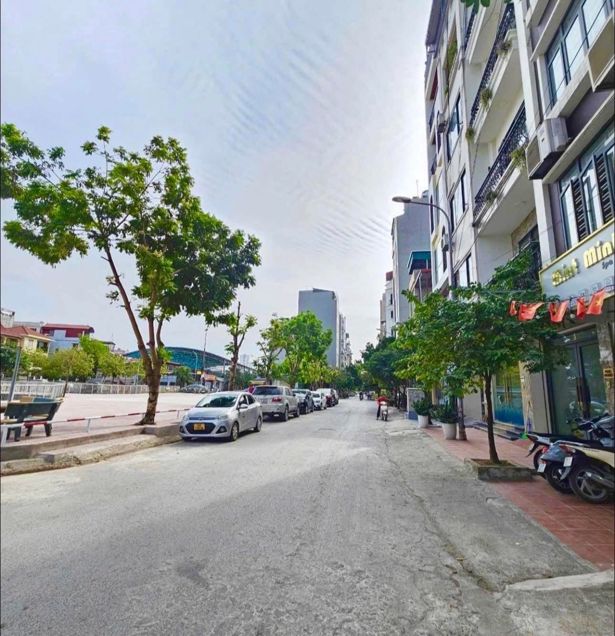 Bán nhà Lê Trọng Tấn Hà Đông 55m2 4 tầng nhỉnh 6 ty ngay vòng Xuyến Lê Trọng Tấn Tố Hữu có bãi gửi xe