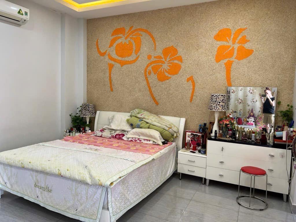 GIẢM 500TR - NHÀ 4 LẦU-HẺM XE HƠI THÔNG-NGAY VẠN PHÚC CITY - DT: 100M2 (5x20)-CHỈ CÒN NHỈNH 11 TỶ