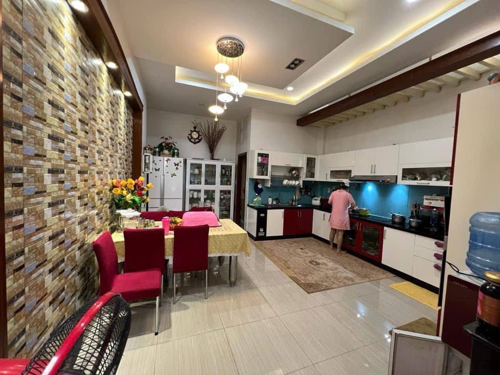 GIẢM 500TR - NHÀ 4 LẦU-HẺM XE HƠI THÔNG-NGAY VẠN PHÚC CITY - DT: 100M2 (5x20)-CHỈ CÒN NHỈNH 11 TỶ