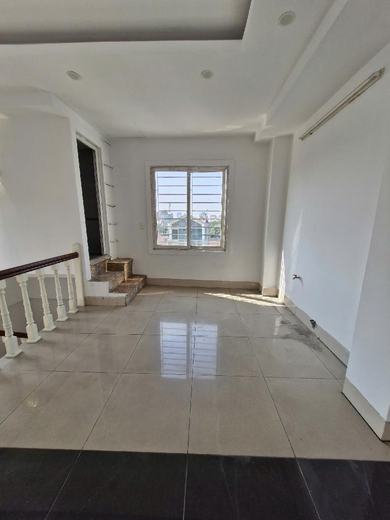 Bán gấp nhà Ngọc Thụy trung tâm Long Biên, 50m2, 5 tầng, 7 tỷ, thương lượng mạnh