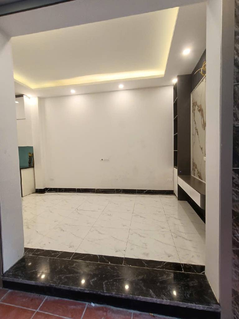 Nhà 5 tầng – Phúc Lợi – GIÁ RẺ dưới 5 tỷ – Ở ngay