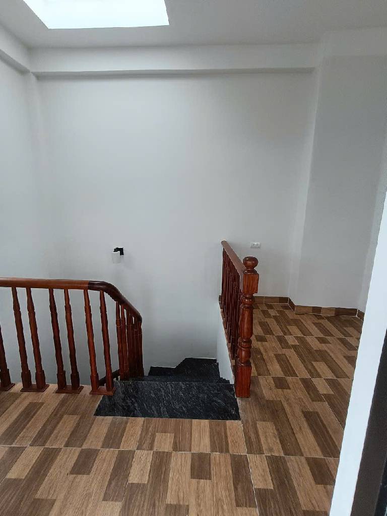 Nhà 5 tầng – Phúc Lợi – GIÁ RẺ dưới 5 tỷ – Ở ngay