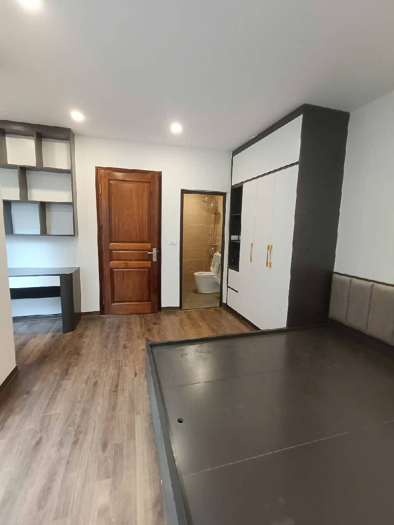 Nhà 5 tầng – Phúc Lợi – GIÁ RẺ dưới 5 tỷ – Ở ngay