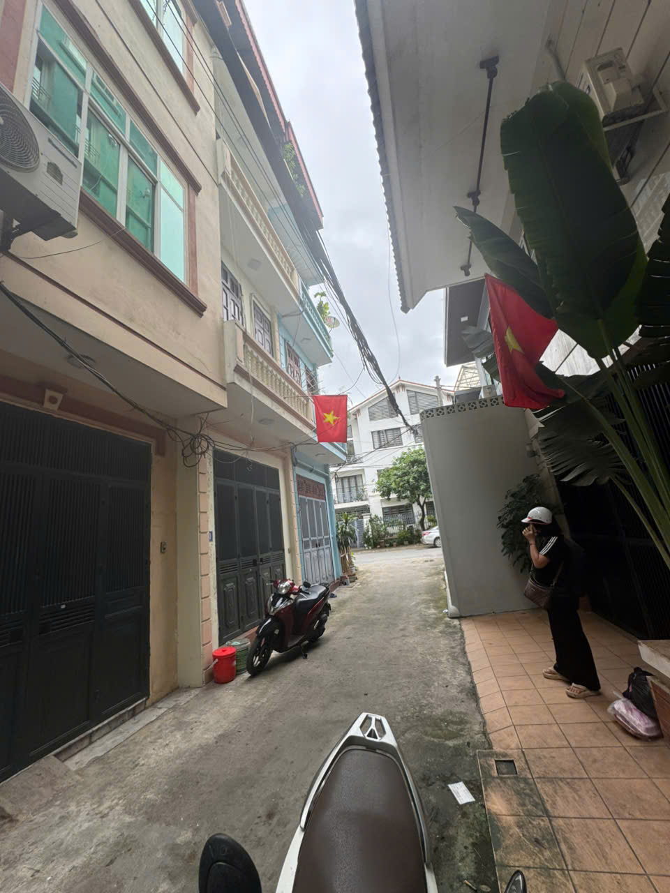 Bán nhà 4 tầng phố Hoa Lâm – Long Biên – ô tô đỗ cửa – sổ đỏ chính chủ