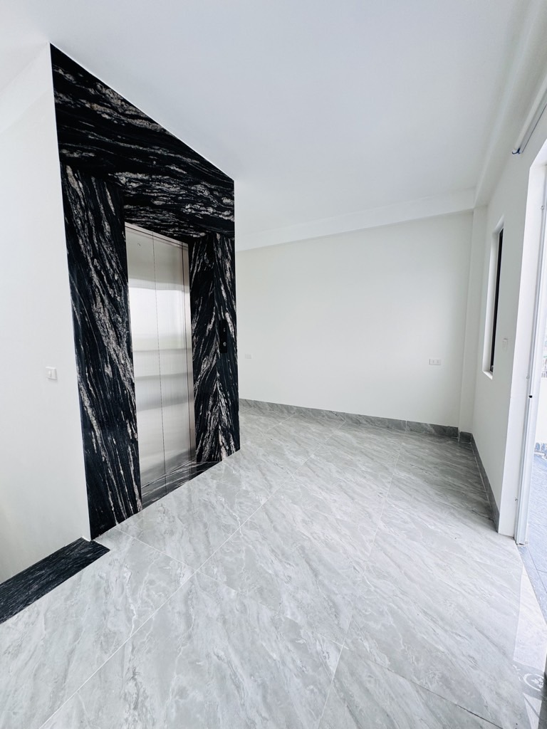 Bán nhà Hoa Lâm – Việt Hưng – 6 tầng thang máy – 40m² – Nhỉnh 8 tỷ