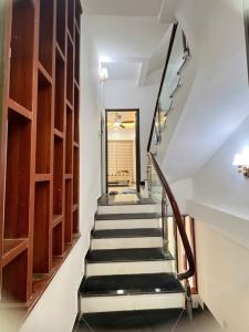 Nhà 4 tầng mới xây – Đường rộng – Ở luôn – Phúc Lợi – 6.75 tỷ