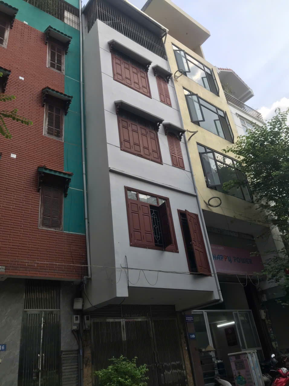 TRUNG TÂM HUYỆN THANH TRÌ 40m2/ 5 TẦNG DÂN XÂY KIÊN CỐ CÒN RẤT MỚI CHỈ 6,5 TỶ.