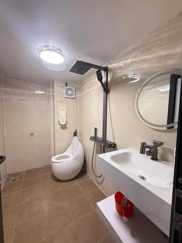 TRUNG TÂM HUYỆN THANH TRÌ 40m2/ 5 TẦNG DÂN XÂY KIÊN CỐ CÒN RẤT MỚI CHỈ 6,5 TỶ.