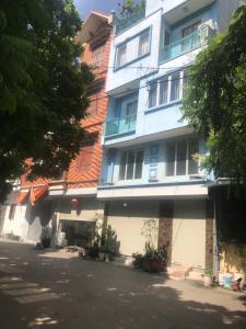 TRUNG TÂM HUYỆN THANH TRÌ 50m2 KINH DOANH ,Ô TÔ TRÁNH 8tỷ