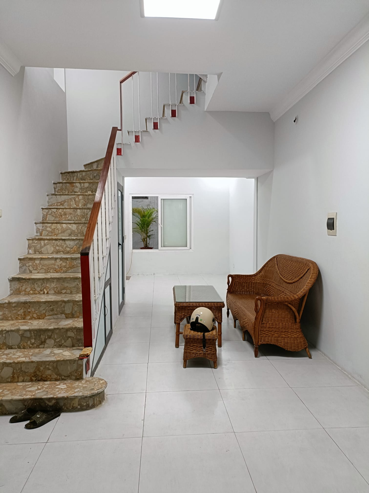 Bán gấp nhà tôn thất tùng, ngõ nông, 38m2, 4 tầng, chỉ 4.9 tỷ.