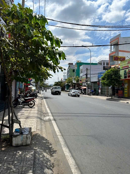 NHÀ HIẾM MẶT TIỀN KHA VẠN CÂN, NGAY SÁT CHỢ THỦ ĐỨC, RỘNG RÃI, GIÁ CỰC RẺ, PHÁP LÝ RÕ RÀNG - DƯỚI 4 TỶ