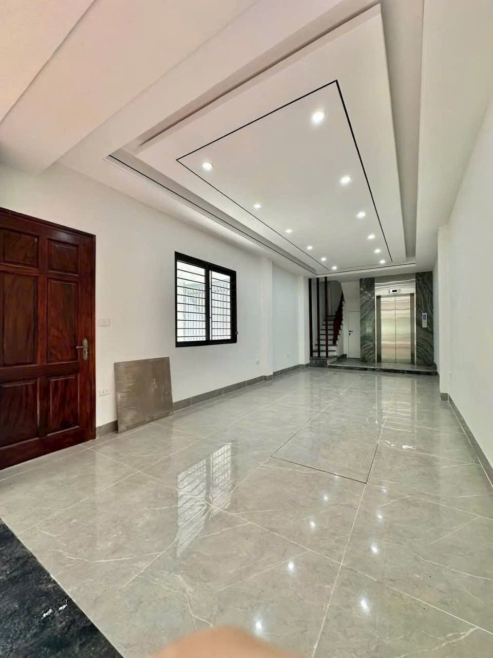 Hoa hậu Ngọc Thụy mới tinh ,lô góc