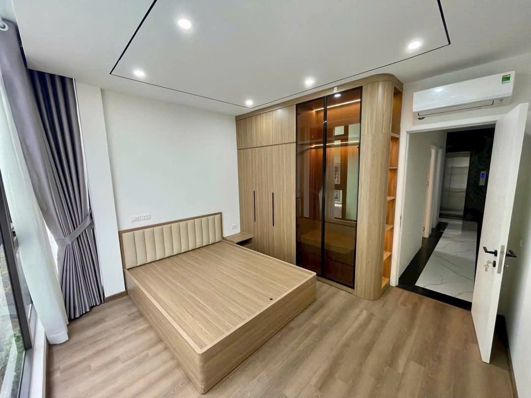 Hoa hậu Ngọc Thụy mới tinh ,lô góc