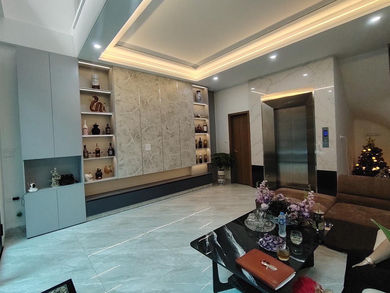 Bán nhà Bồ Đề đẹp Lô góc ô tô đỗ cửa