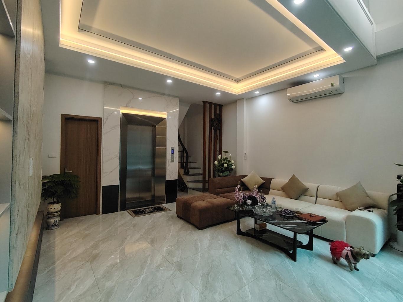 Bán nhà Bồ Đề đẹp Lô góc ô tô đỗ cửa