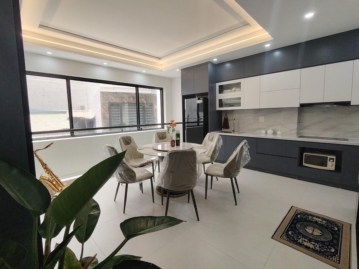 Bán nhà Bồ Đề đẹp Lô góc ô tô đỗ cửa