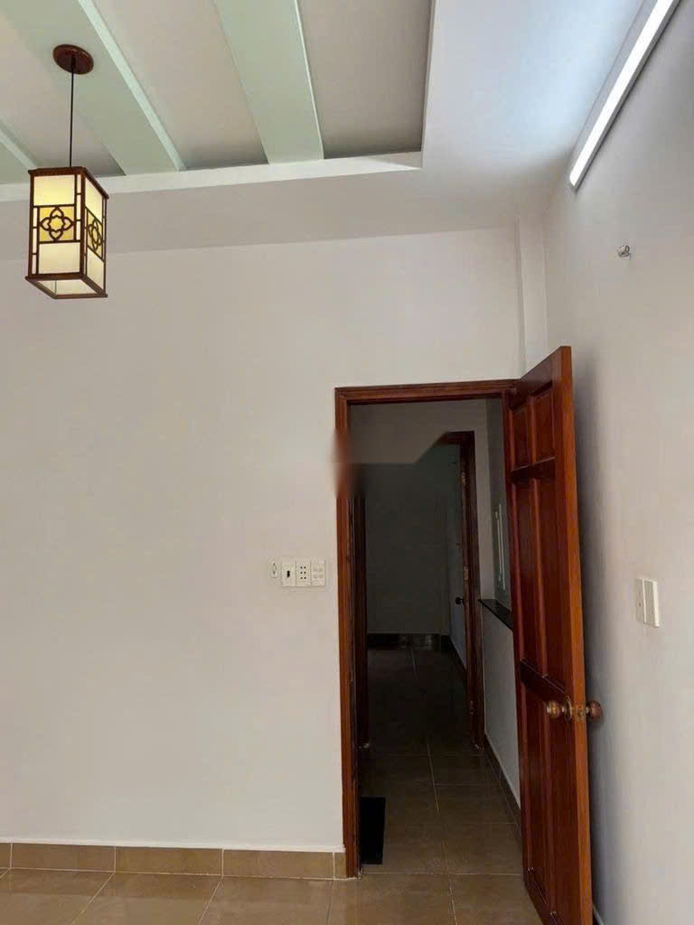 NHÀ ĐẸP NGUYỄN VĂN KHỐI 4 TỶ 2 - NGAY CÔNG VIÊN LÀNG HOA SÁT MẶT TIỀN