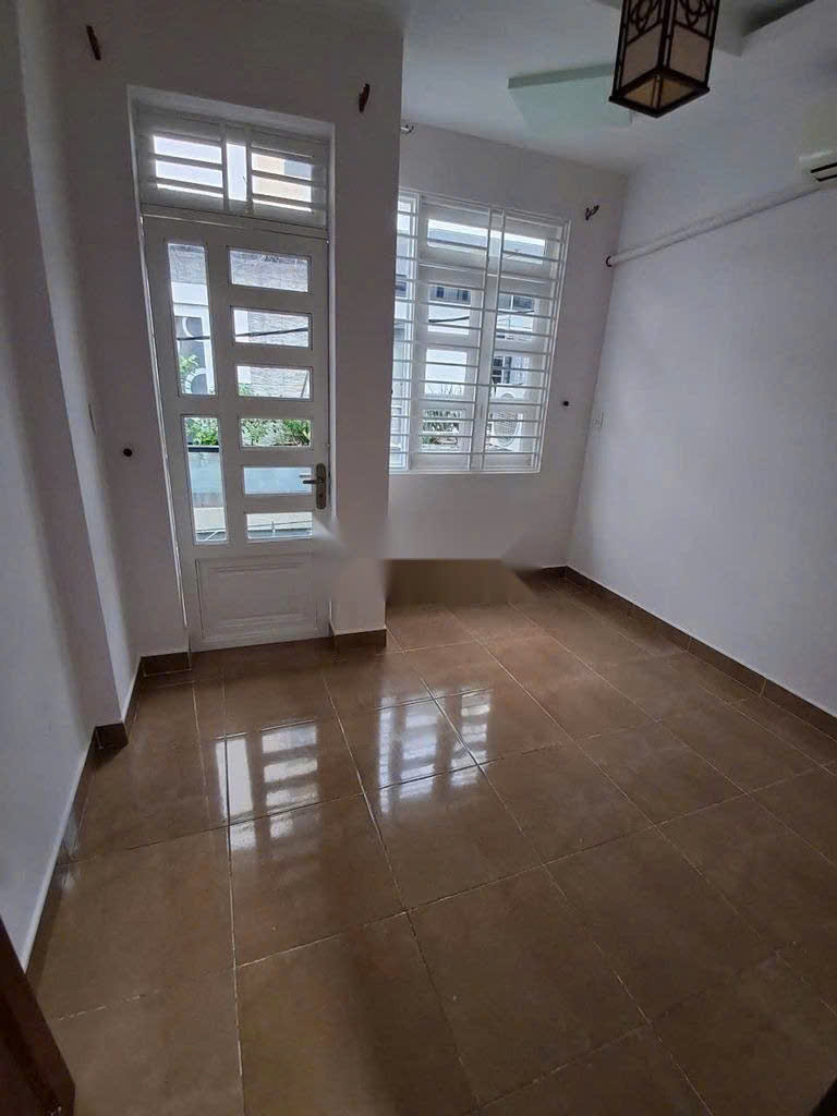 NHÀ ĐẸP NGUYỄN VĂN KHỐI 4 TỶ 2 - NGAY CÔNG VIÊN LÀNG HOA SÁT MẶT TIỀN