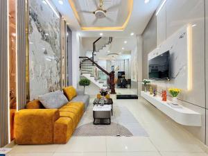 BÁN NHÀ HXH P10 GÒ VẤP - DIỆN TÍCH SỬ DỤNG 100M2, GẦN QUANG TRUNG, GIÁ CHỈ 5.x TỶ