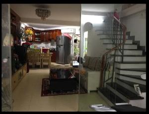 Bán nhà Lĩnh Nam, Nhà đẹp ở ngay, 3 bước ra đường oto. Sổ đỏ chính chủ sẵn sàng giao dịch tránh