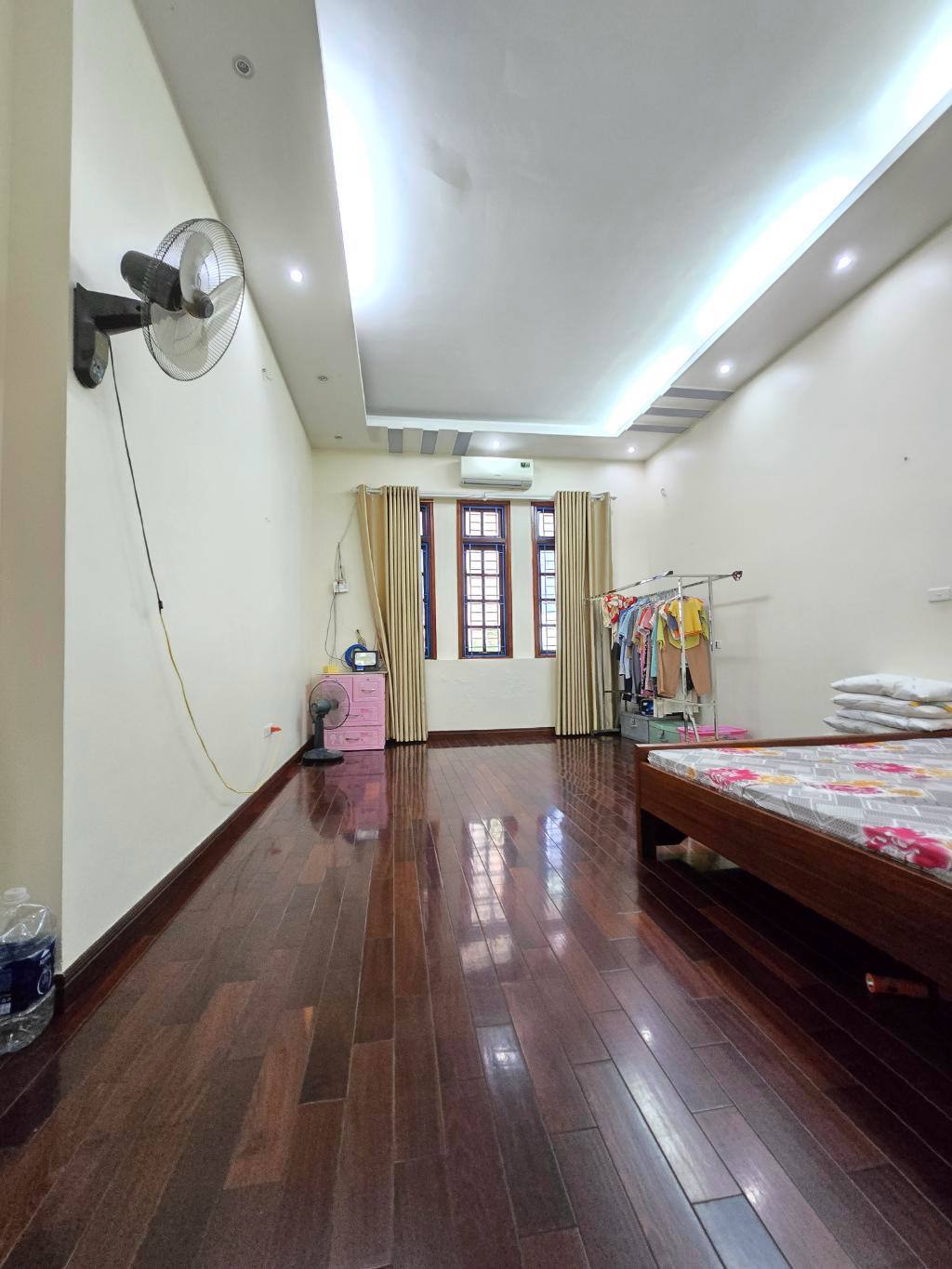 BÁN NHÀ NGỌC HỒI - 5TẦNG SIÊU ĐẸP - Ô TÔ ĐỖ CỬA - NỘI THẤT XỊN XÒ - DT50M2 – 8,xTỶ