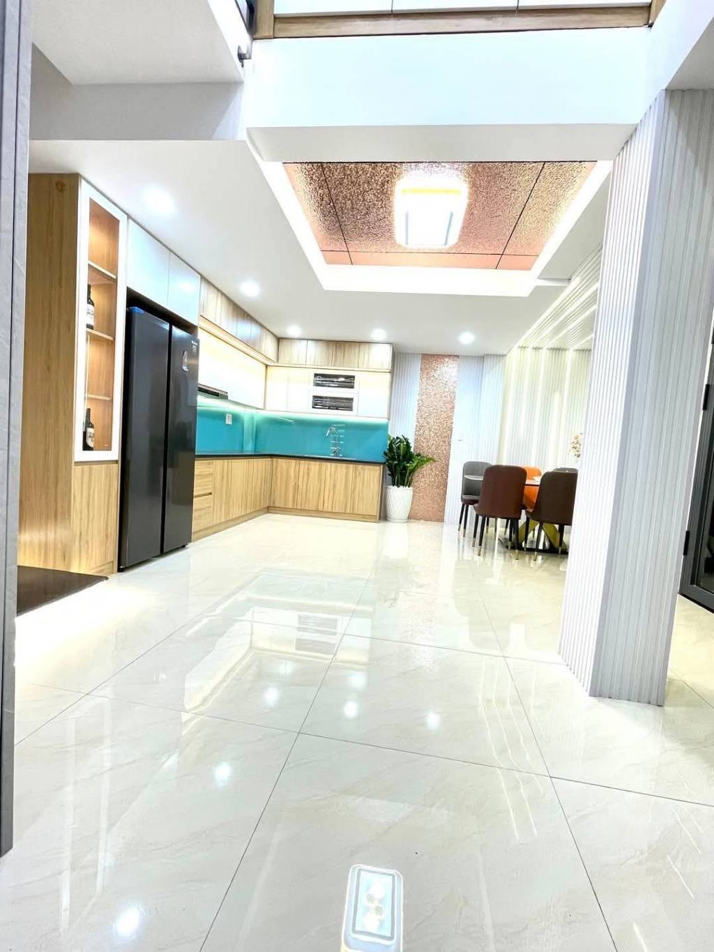 Bán nhà- hẻm xe hơi- sát mặt tiền - 5tỷ