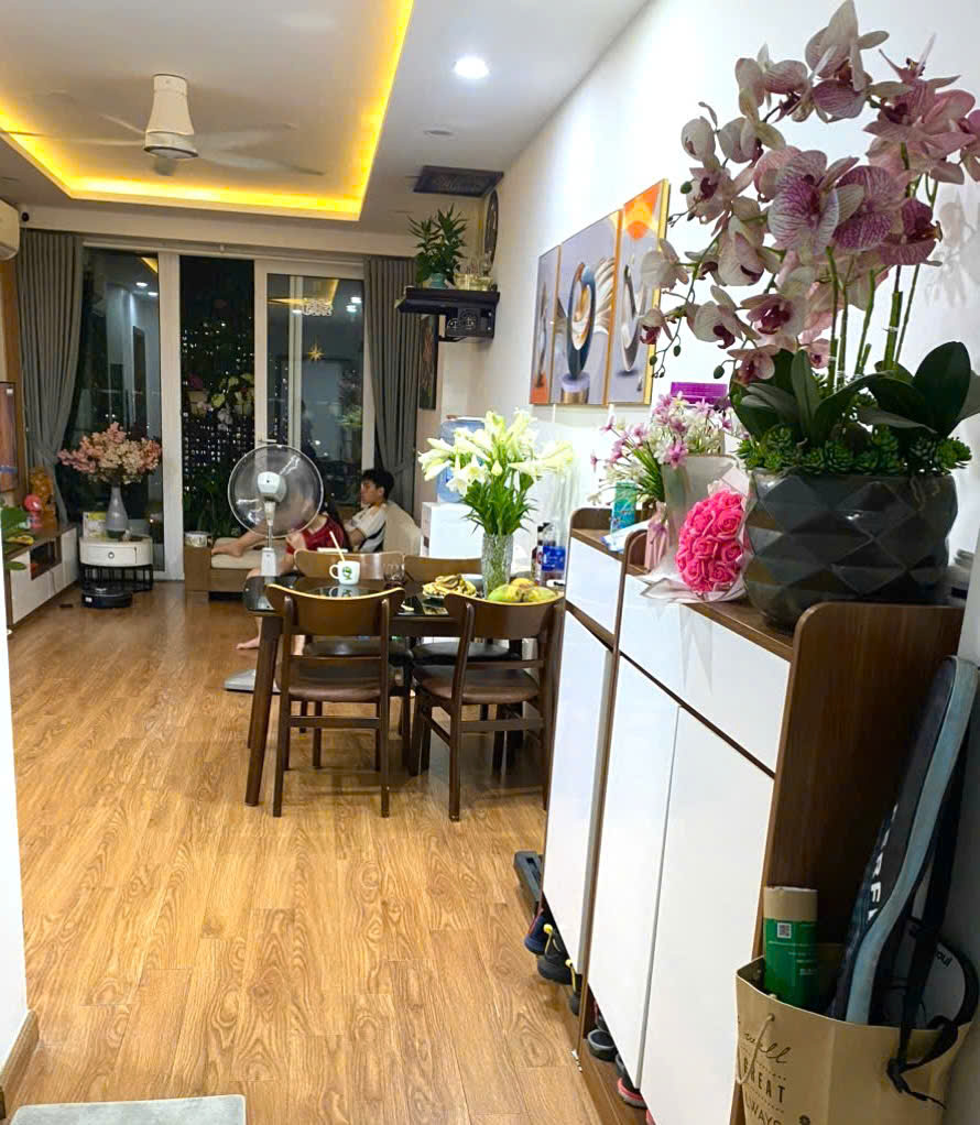 Nhà có lộc, chủ làm ăn rất tốt, vừa sửa nội thất 300tr siêu đẹp căn 2 ngủ, đã chuyển 3 ngủ, bán gấp