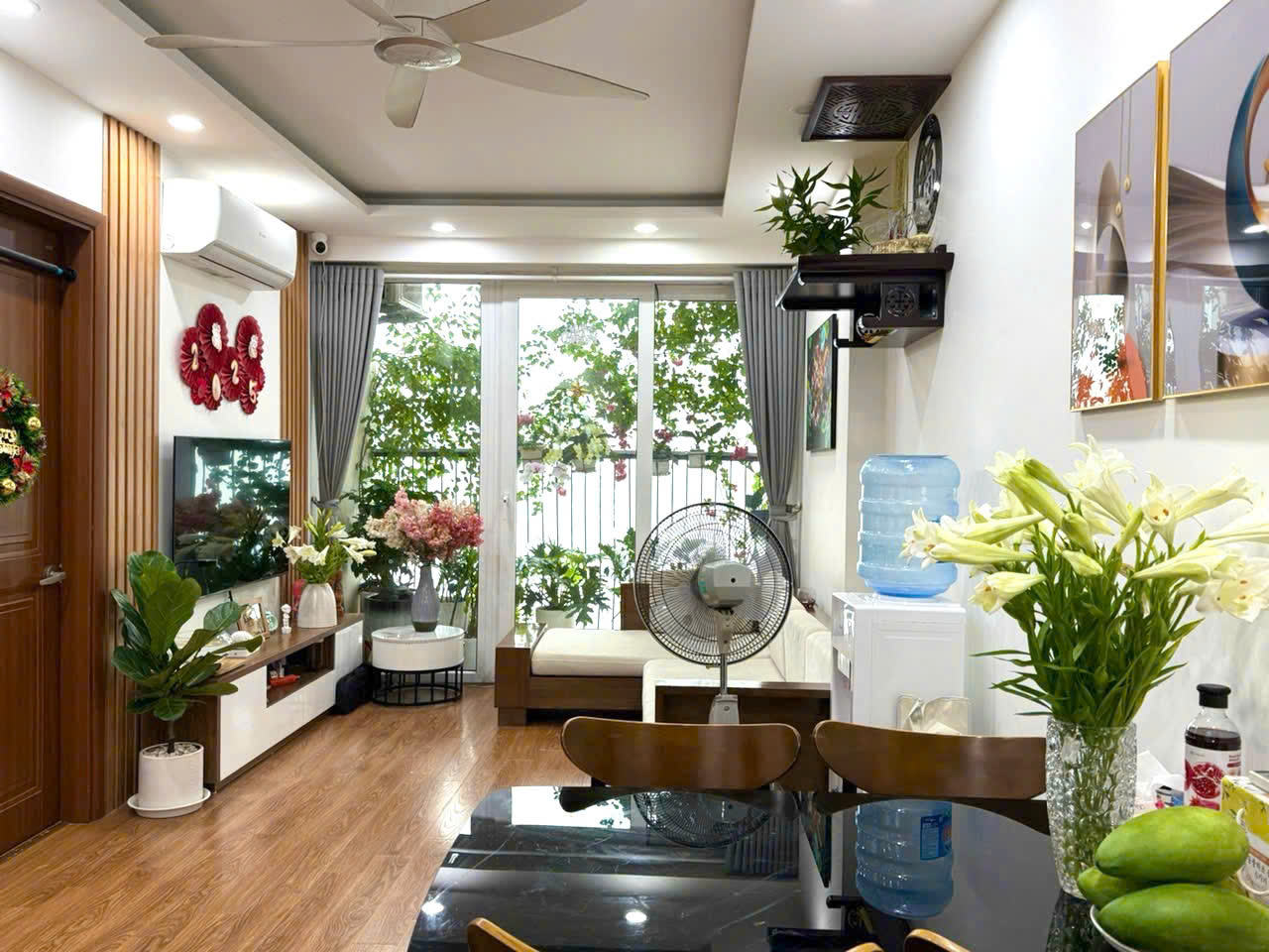 Nhà có lộc, chủ làm ăn rất tốt, vừa sửa nội thất 300tr siêu đẹp căn 2 ngủ, đã chuyển 3 ngủ, bán gấp