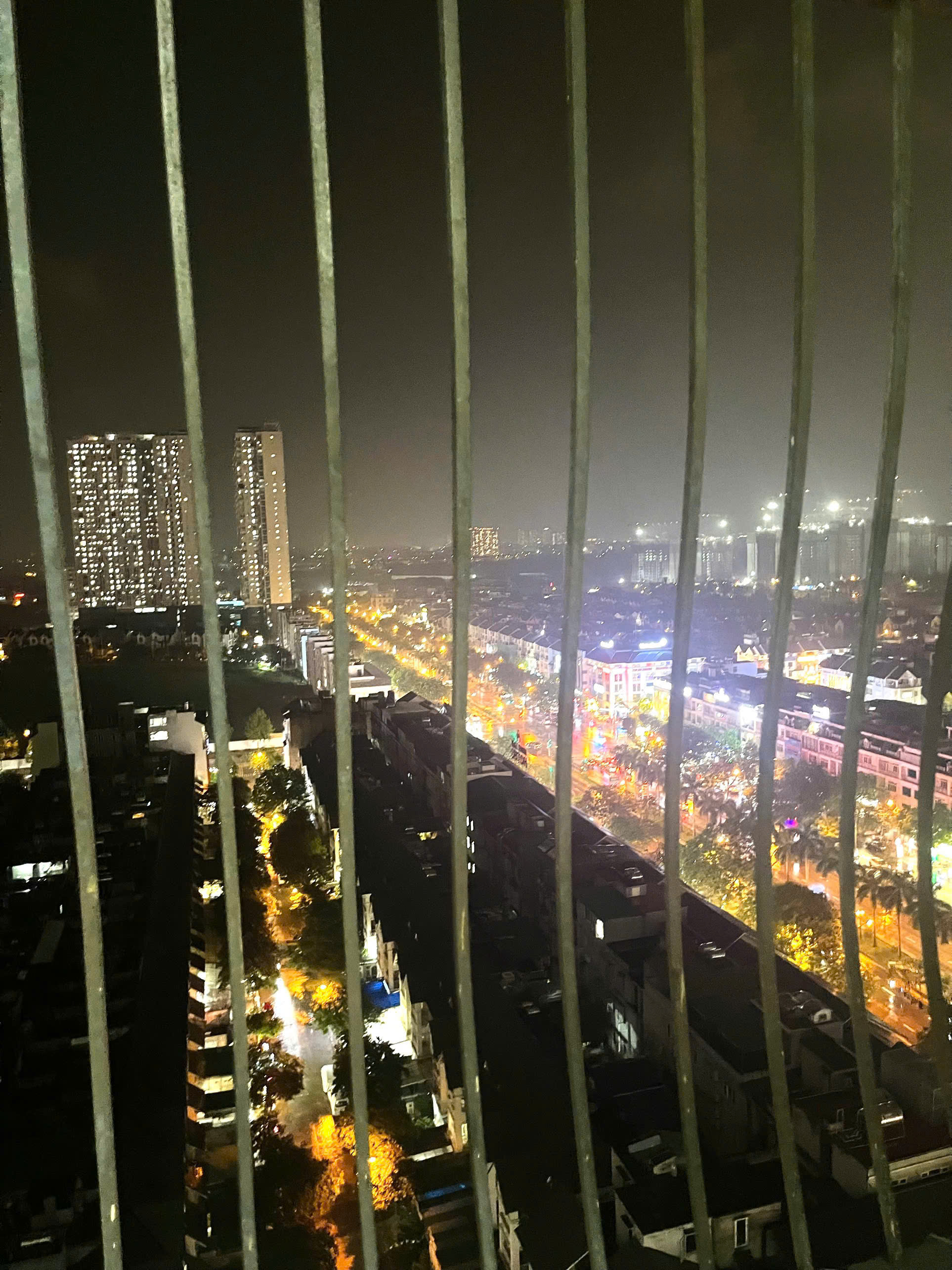 Nhà có lộc, chủ làm ăn rất tốt, vừa sửa nội thất 300tr siêu đẹp căn 2 ngủ, đã chuyển 3 ngủ, bán gấp