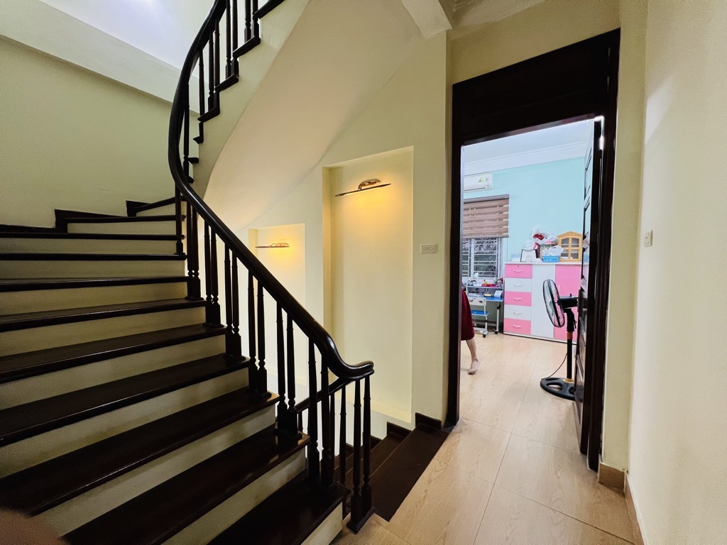 Bán nhà riêng tại Cầu Cốc, 114 triệu / m2, 52 m2, 4PN, 3WC, mặt tiền 4m