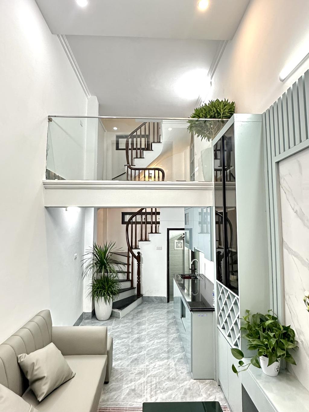 Nhà đẹp định công thượng đầy đủ tiện nghi