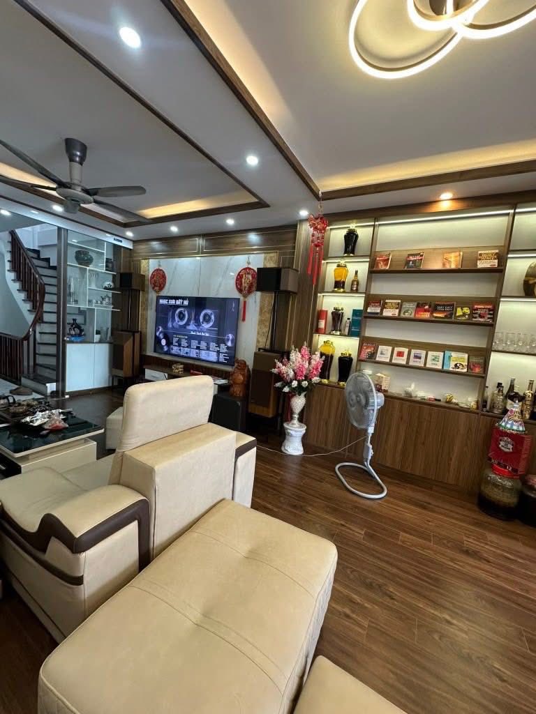 TRUNG TÂM QUẬN HAI HOÀNG MAI - NGÕ NÔNG, RỘNG,THOÁNG, SÂN TRƯỚC NHÀ RỘNG, Ô TÔ, THANG MÁY, FULL NỘI THẤT.