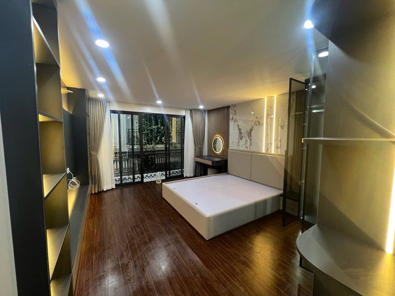 BÁN NHÀ TRƯƠNG ĐỊNH , DIỆN TÍCH RỘNG Ở SƯỚNG , Ô TÔ ĐỖ CỔNG , 5 TẦNG THANG MÁY , 70M2 , CHỈ LOANH QUANH 11 ĐỒNG