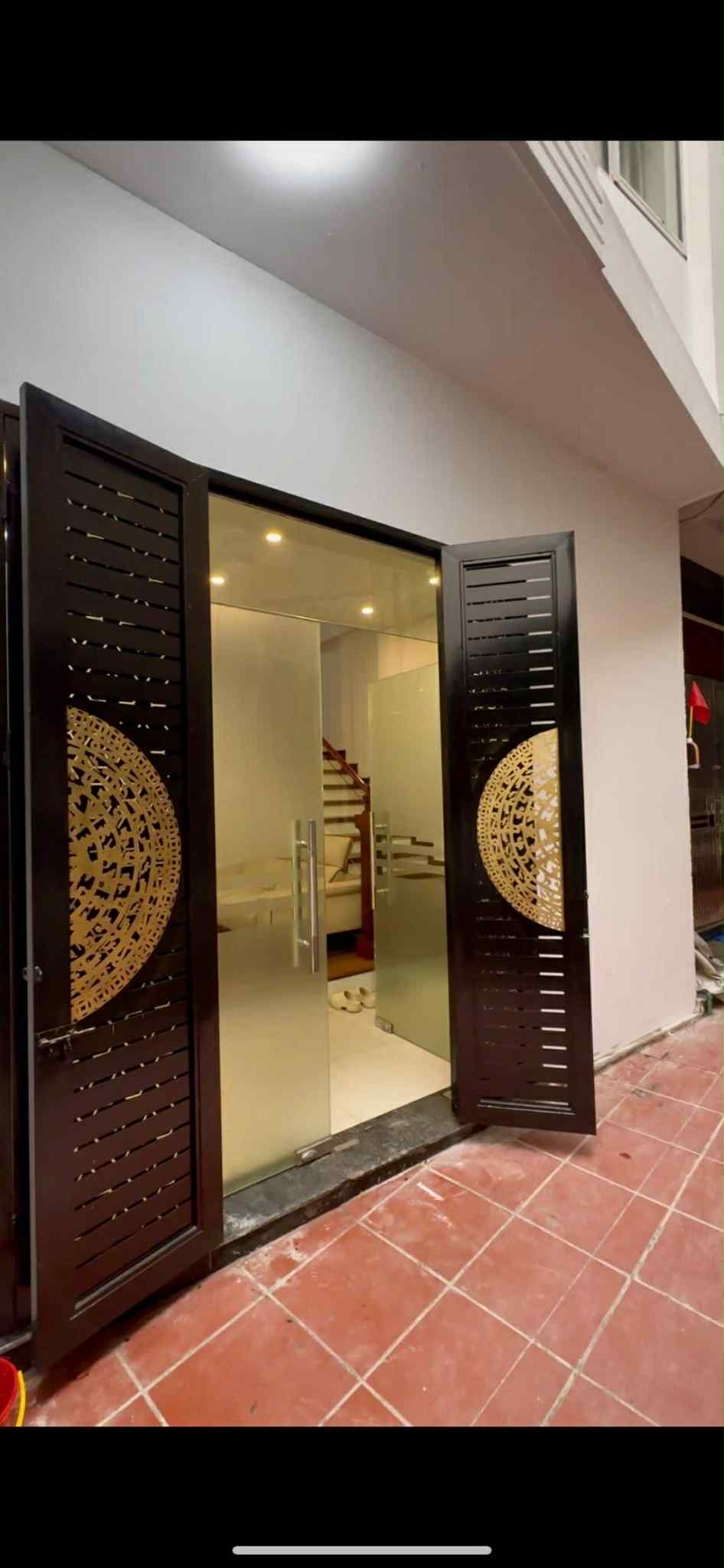 Bán nhà phố Hoàng Hoa Thám, Tây Hồ, Dt 45mx7 tầng, cách ô tô 30m, nhà xây mới, thiết kế hiện đại, giá nhỉnh 9tỷ